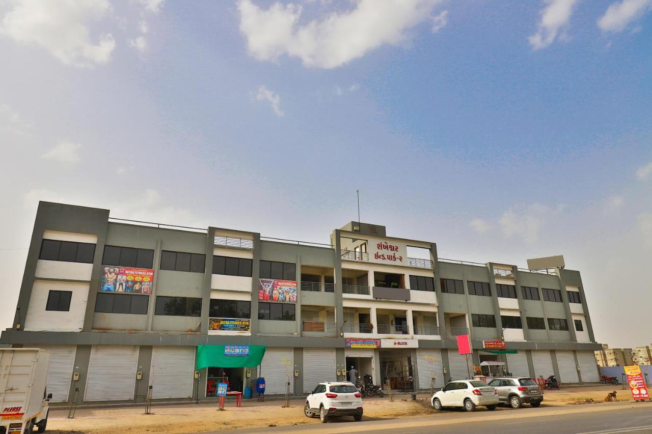 Oyo 15417 Red Rose Hotel Watuwa Екстериор снимка